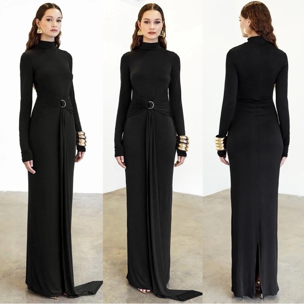 Elegant Black Maxi Dress with Turtleneck and Side Drape